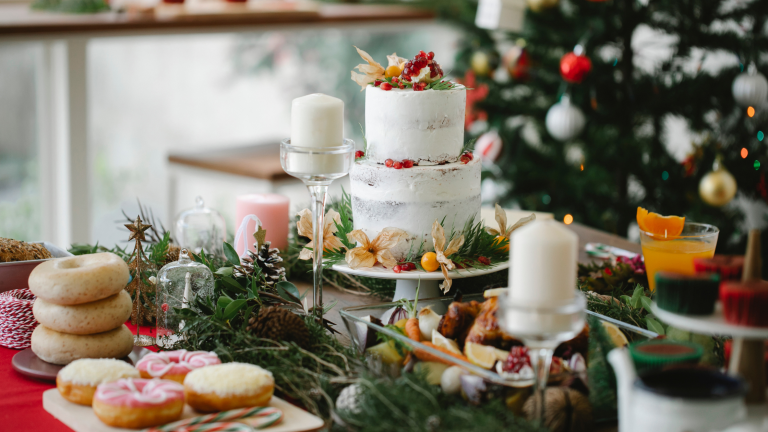 Repas de fêtes : Les aliments à éviter dans l’assiette de bébé