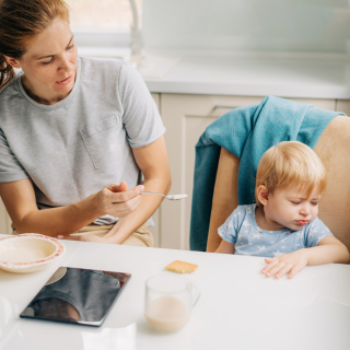 5 phrases que vous ne devriez jamais dire à votre enfant si c’est un mangeur difficile
