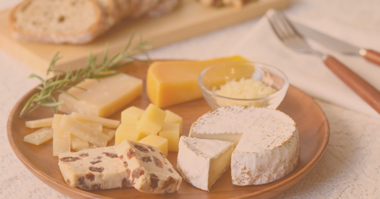 Quel fromage pour les enfants ? Le guide complet pour s’y retrouver entre lait cru, lait pasteurisé et fromages à risque