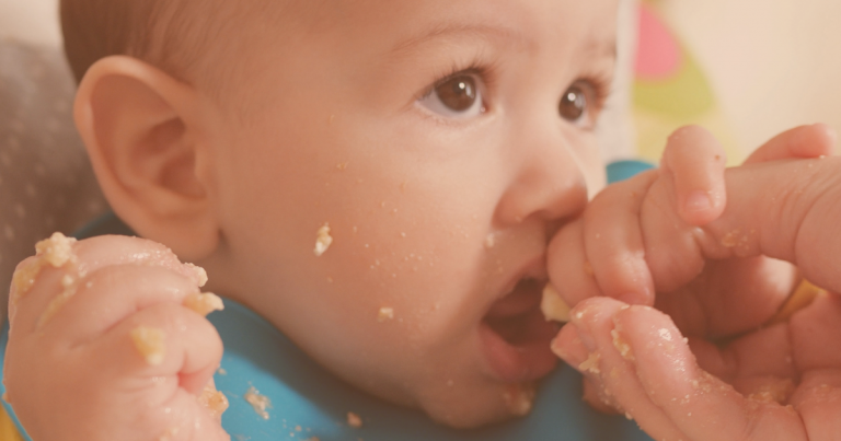 Aliments qui glissent ou qui s&rsquo;écrasent en DME : 10 astuces (testées) pour sauver tes premiers repas